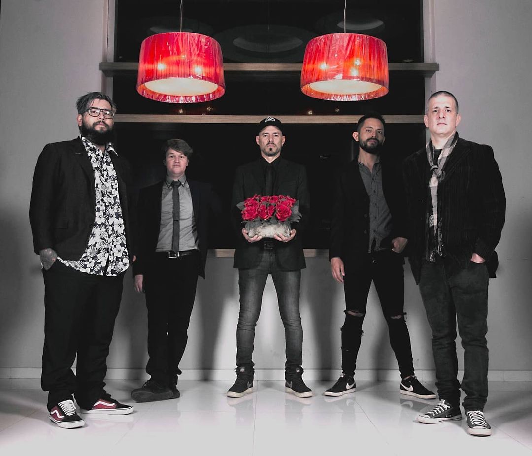 ¿A nosotros? ¡Nos encanta el ROCK! 🎸

Con 5 álbumes de estudio 📀 y haciéndonos subir el volumen desde 1997, <a href="/Gaiapy/">Gaia</a> es una de las bandas que suenan y fuerte en la 95.5FM #RockandPop 🎙️

Disfruta de lo mejor de nuestra música 🇵🇾 desde dónde estés en rockandpop.com.py 📲