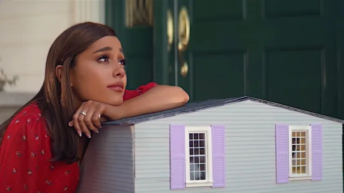 tracklist's tweet photo. "thank u, next" (Official Video) - Ariana Grande
30/11/2018 https://t.co/QqdUOZmlM5