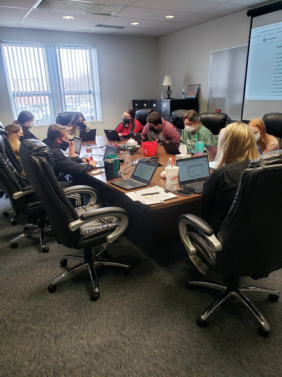 OHSbulldogpride's tweet photo. Great work today by Mrs. Twombly and Dr. Carter with the Senior Scholarship Seminar. Helping to prepare our Senior students with knowledge and info on scholarship tips and opportunities for post secondary education. https://t.co/MwMtKmrGO2