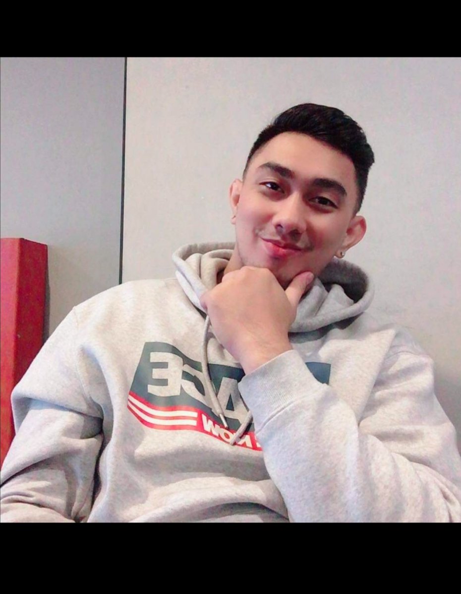 Youdonote101's tweet photo. Mamimiss kita kuya guard na pogi🔥 https://t.co/a28kE9y2Rm