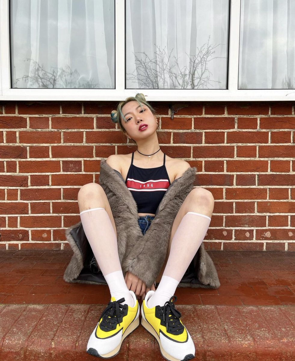 Kaachi_Colombia's tweet photo. [TRAD]
30;11;2021 - COCO

Uno de mis zapatos favoritos 
@/bakesole_official 🏃🏻‍♀️✨ gracias 😍
1/2

#KAACHI @kaachiofficial https://t.co/P5u3AoXfq3