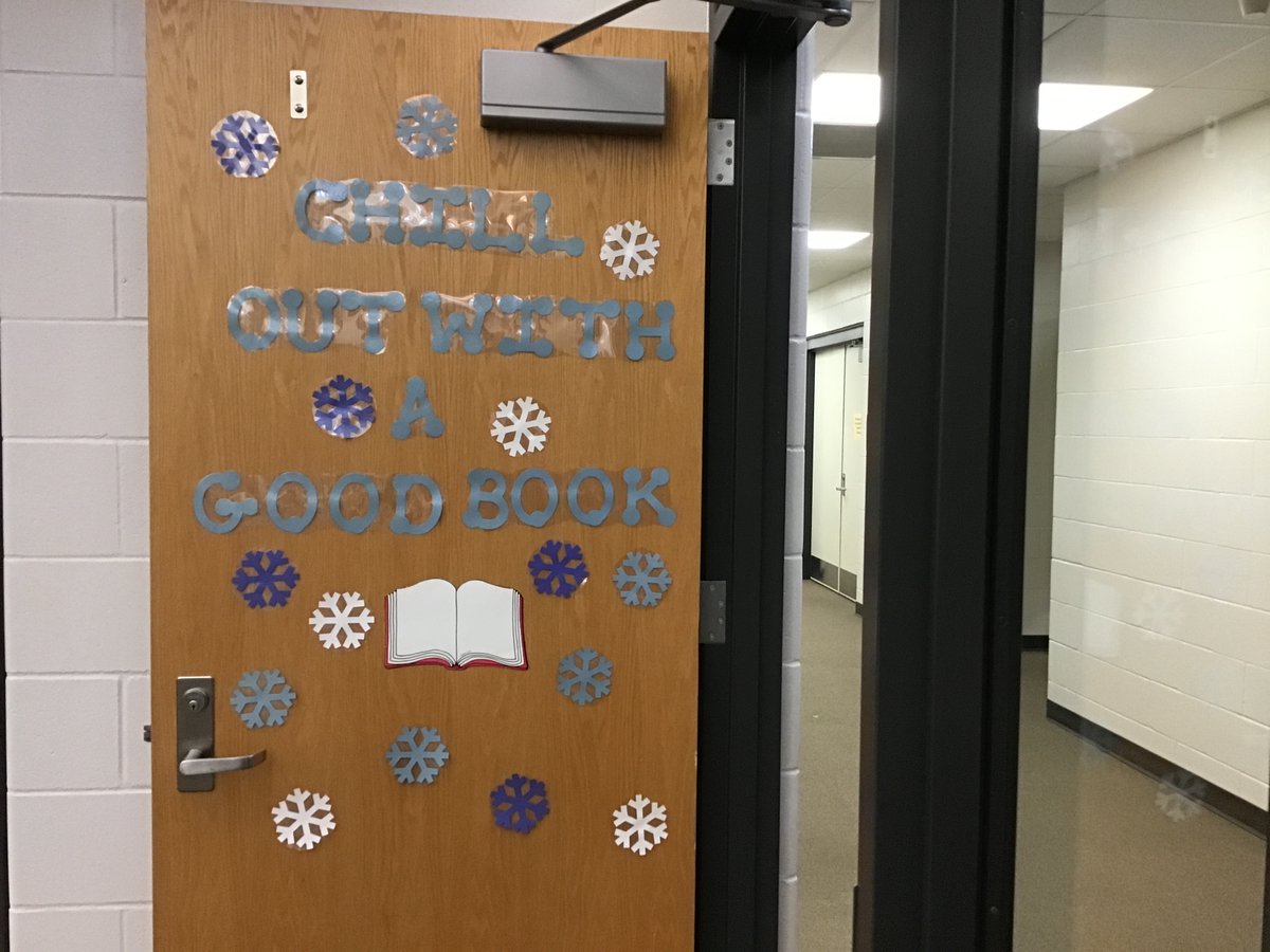MrsMildenberger's tweet photo. The @UpchurchElem library is ready for winter! #LeaperNation https://t.co/O0Xv0jv6Zu