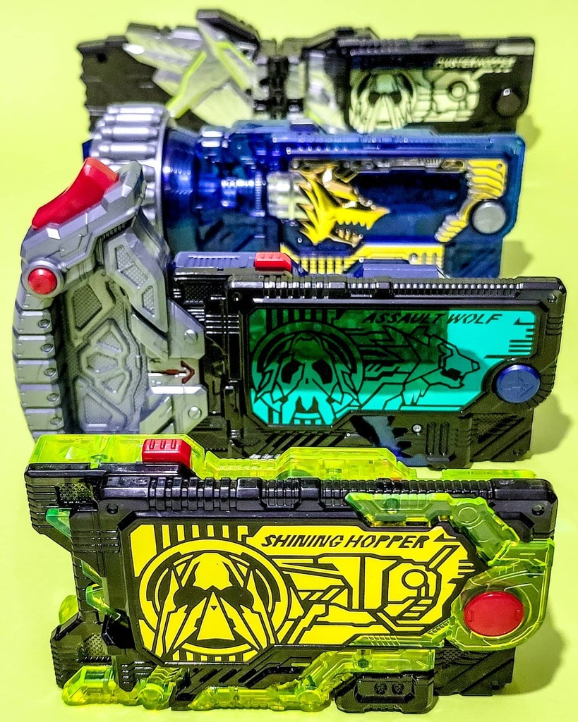 thetokudealer's tweet photo. [Shop Update] You're authorised to TeraRise your family members with these #kamenriderzeroone DX #progrisekey upgrades during the holidays, Now Back in Stock!
You can find these via the Facebook shop or on the ebay page directly:
https://t.co/x6TkBng7YM… https://t.co/WR9CzuKQA4 https://t.co/tRVI1GdxWQ