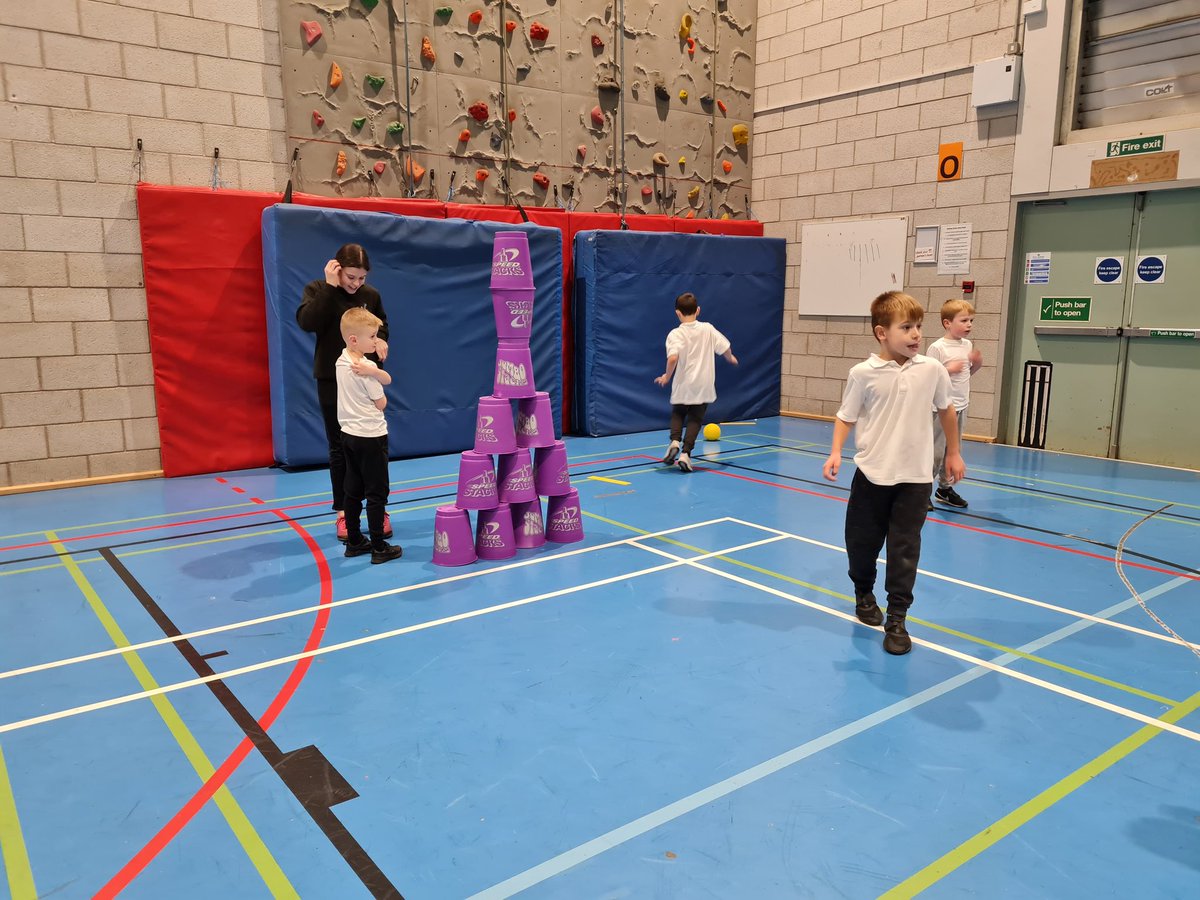 ArchesSSP's tweet photo. 50 KS1 children enjoying some dodgeball @OfficialEcco
π€ΎββοΈπ€ΎββοΈπ€ΎββοΈπ€ΎββοΈ
Activities delivered by @EccoPEdept leaders π
#castleball #stackingcuptowers
@gglacademy @LoundInfant
@Hill_Windmill https://t.co/hZMgufnQG0