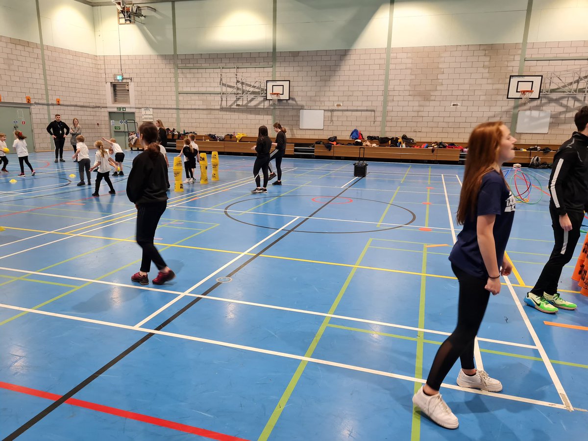 ArchesSSP's tweet photo. 50 KS1 children enjoying some dodgeball @OfficialEcco
π€ΎββοΈπ€ΎββοΈπ€ΎββοΈπ€ΎββοΈ
Activities delivered by @EccoPEdept leaders π
#castleball #stackingcuptowers
@gglacademy @LoundInfant
@Hill_Windmill https://t.co/hZMgufnQG0