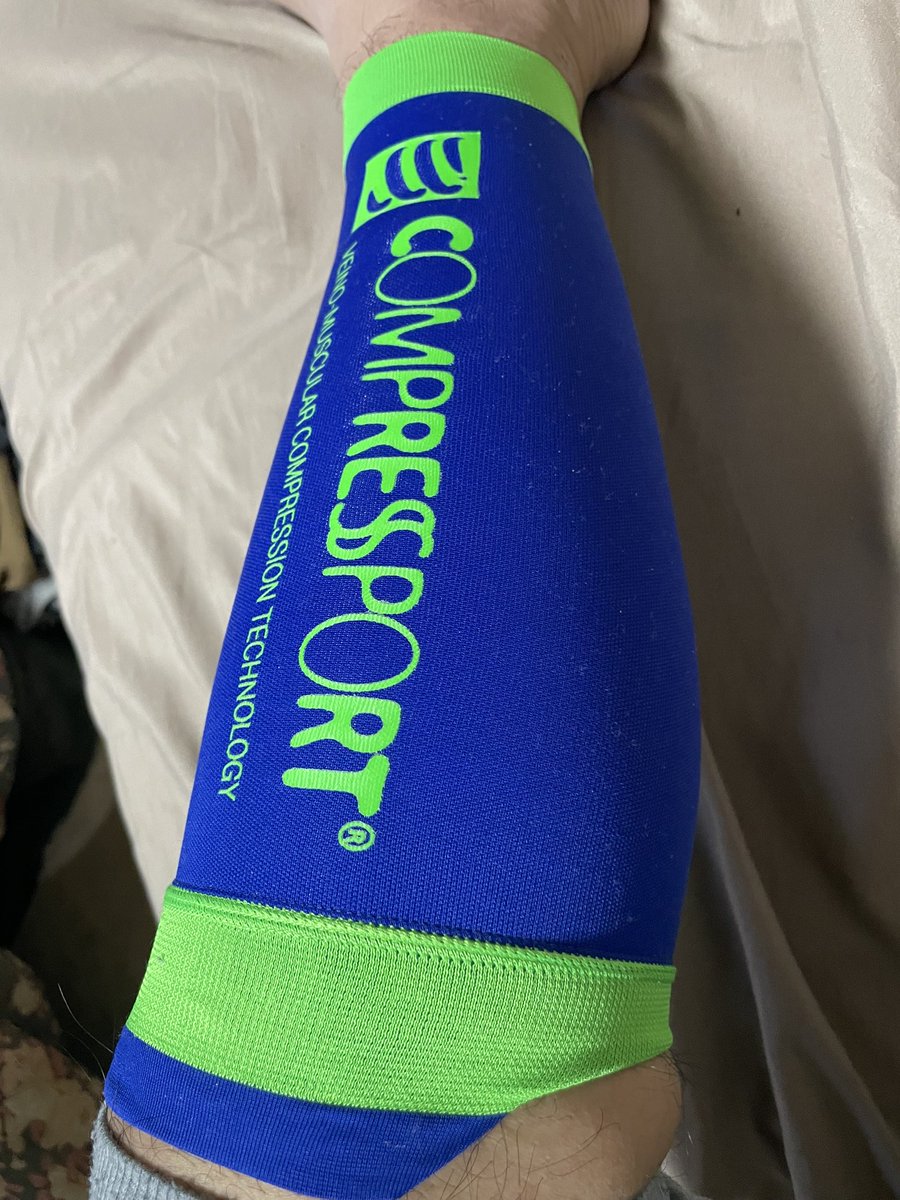 poochandog's tweet photo. #COMPRESPORT
ヨドバシで買って今日装着しましたが凄い圧着で走行がかなり楽になりました🚶‍♀️☺️ https://t.co/OtVKo0L9L6
