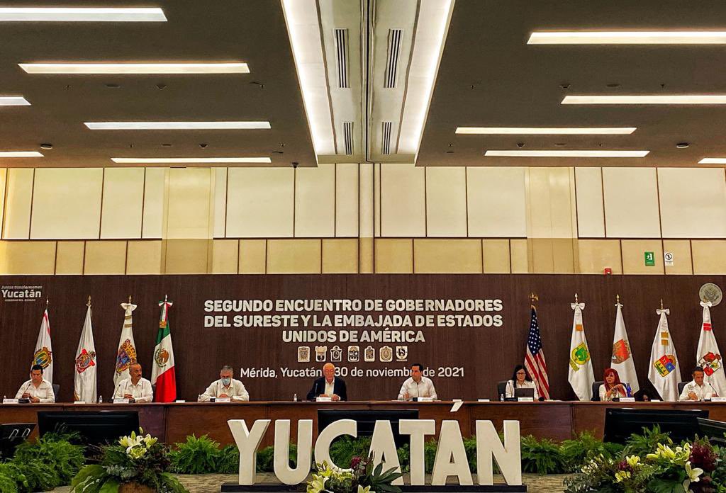 cmmerino's tweet photo. Seguimos construyendo a favor del desarrollo económico de Tabasco y el Sureste. Hoy participo en Mérida en el Segundo Encuentro de Gobernadores de la Región, donde contamos con la participación comprometida del embajador de EE.UU. Ken Salazar @USAmbMex https://t.co/449CB5VIpr