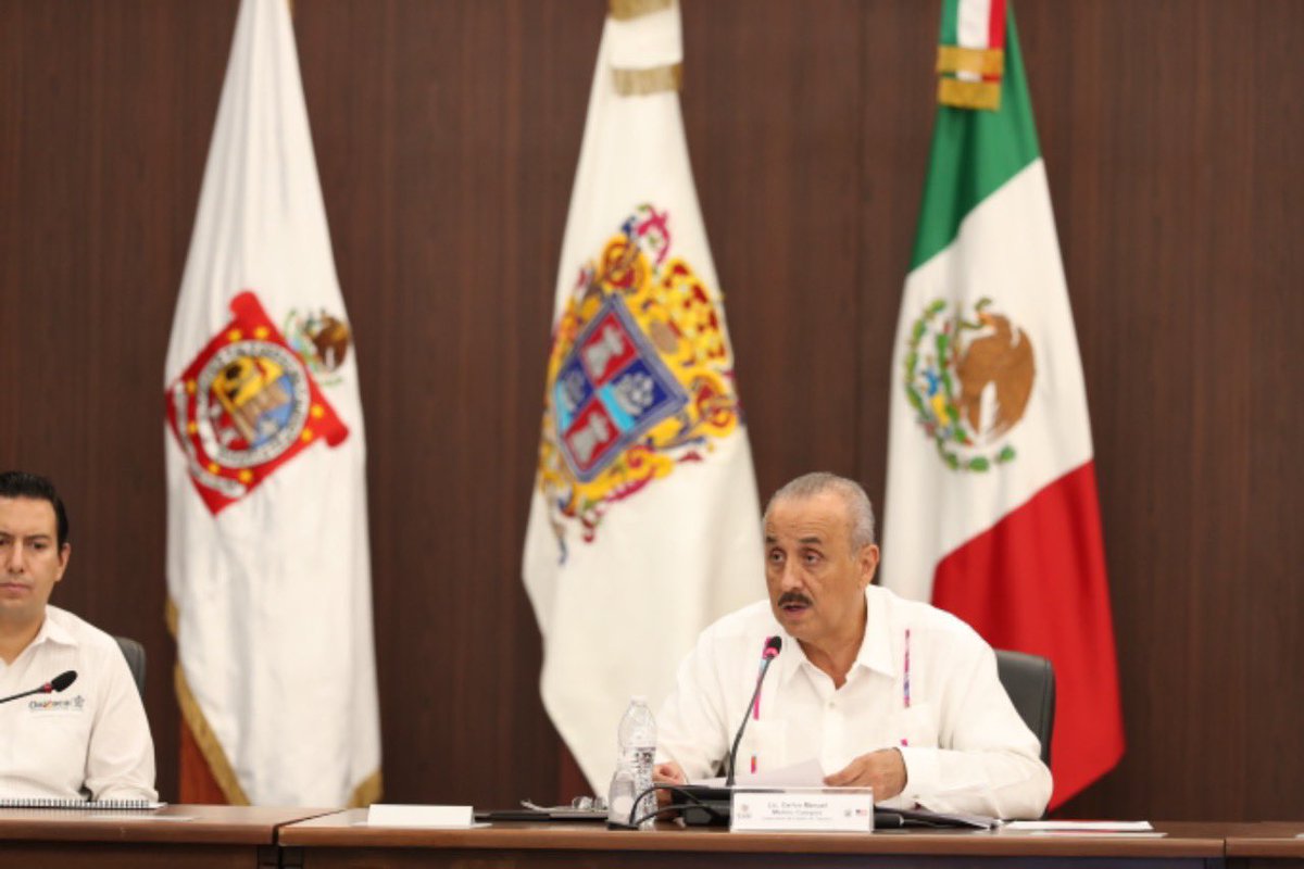 cmmerino's tweet photo. Seguimos construyendo a favor del desarrollo económico de Tabasco y el Sureste. Hoy participo en Mérida en el Segundo Encuentro de Gobernadores de la Región, donde contamos con la participación comprometida del embajador de EE.UU. Ken Salazar @USAmbMex https://t.co/449CB5VIpr
