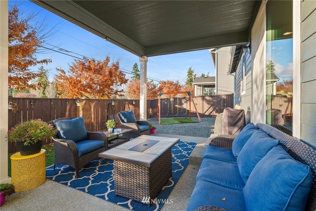 TribecaNW's tweet photo. 🎉Congrats! 🏡 This stunning home in Tacoma is now pending.
📞 Contact Stacy Lollis at (206)773-6689 Stacy@TribecaNW.com
#pending #pendingsale #tacomawa #washingtonrealestate #realestate #piercecounty #realestateagent #architecture #washington #homes #dreamhome #warealtor https://t.co/JVF7uPMKRH