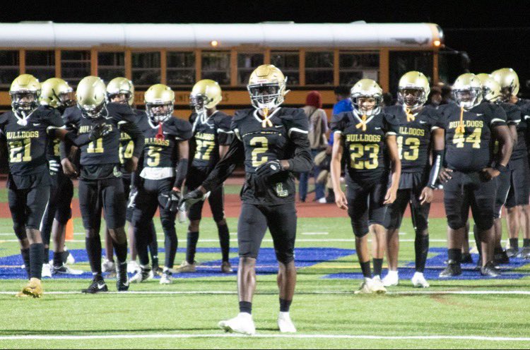 damariondavis_'s tweet photo. Man Ima miss playing with my family! Blessed I was the Captain of this amazing group of guys! I hope nothing but prosperity on these guys, nothing but hard-workers, and made being a leader truly easy and enjoyable! #LTown #Love https://t.co/HLSYyBkUt0