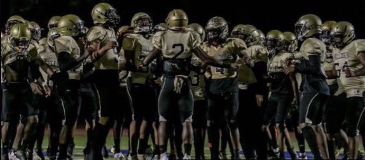 damariondavis_'s tweet photo. Man Ima miss playing with my family! Blessed I was the Captain of this amazing group of guys! I hope nothing but prosperity on these guys, nothing but hard-workers, and made being a leader truly easy and enjoyable! #LTown #Love https://t.co/HLSYyBkUt0