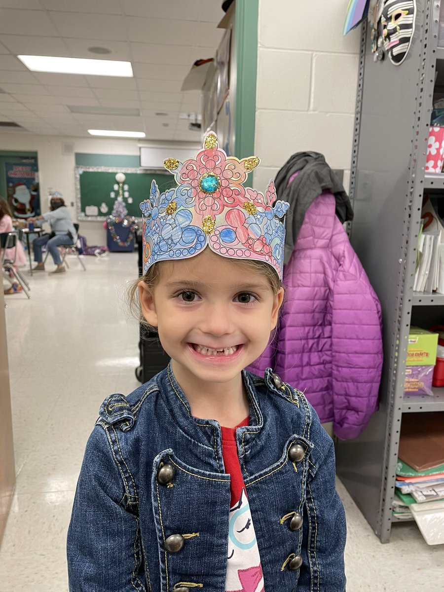 Ellen02811101's tweet photo. Spirit EDEP making Winter Crowns🥰 These kiddos make my day! @spiritbelieves @vcsbtbedep https://t.co/LOztNJXBF4