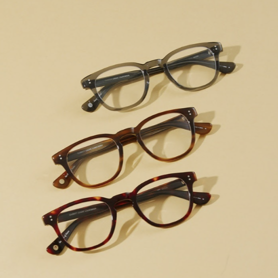 LynnValleyOptom's tweet photo. Garrett Leight is influenced and inspired by the people and places of California. 

Their eyewear feature classic designs that combine high-quality craftsmanship and timeless aesthetics. 

Stop by our clinic to try on a pair just in time for the Holiday season. https://t.co/QiQsOzreuW
