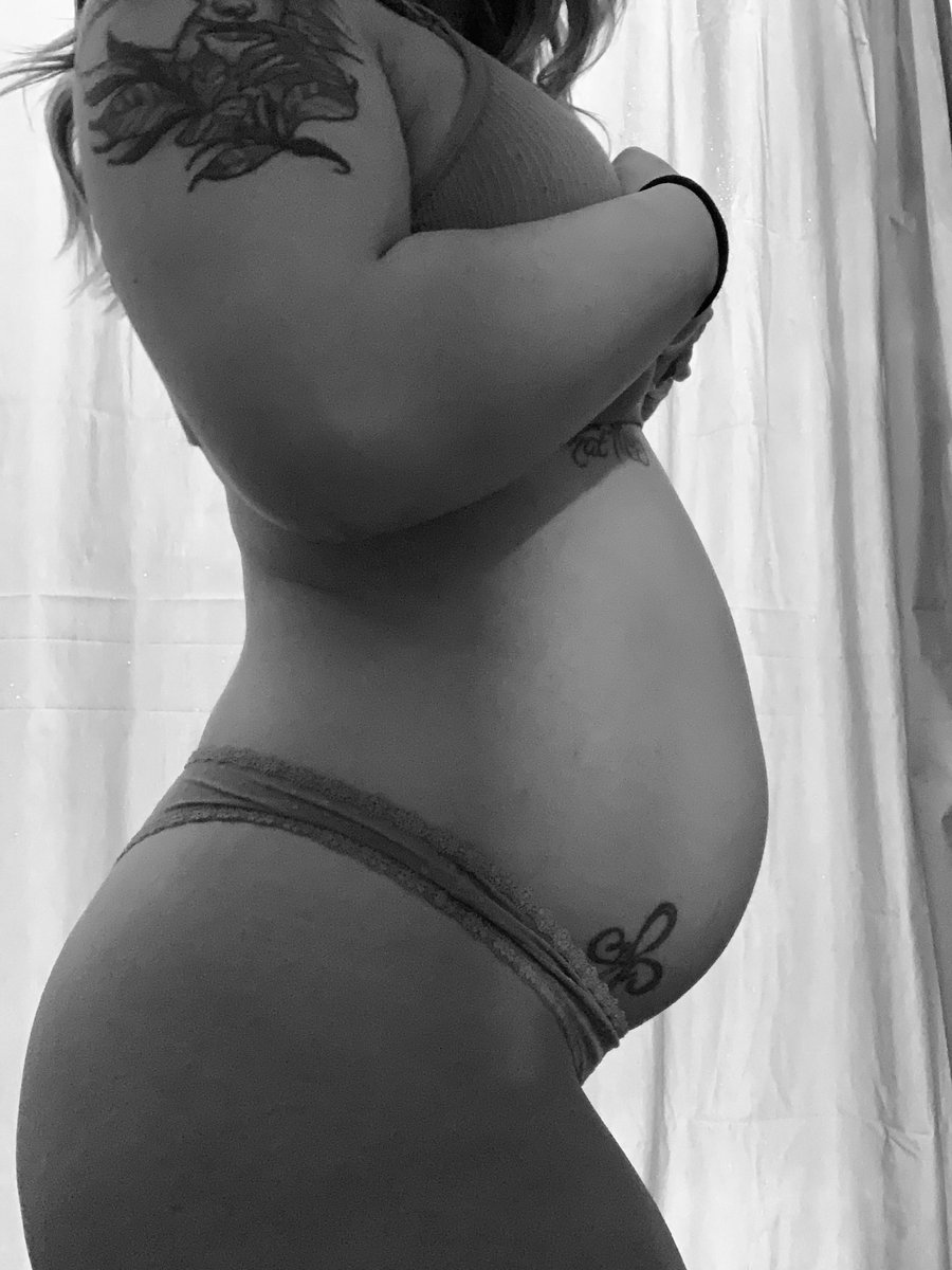 Azia_Rainy's tweet photo. 34 weeks 💘 baby j https://t.co/1PIz4olSKj