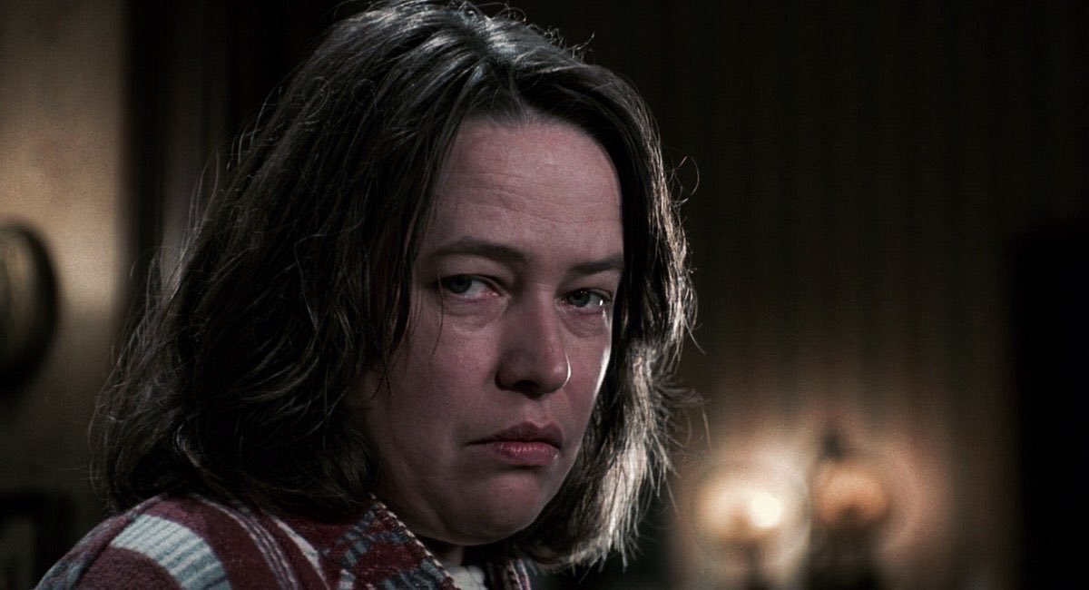 retrochenta's tweet photo. Hoy hace 31 años que se estrenó en EEUU la angustiosa película "Misery", basada en la novela de Stephen King. Enorme Kathy Bates. https://t.co/kI8bWGop9B