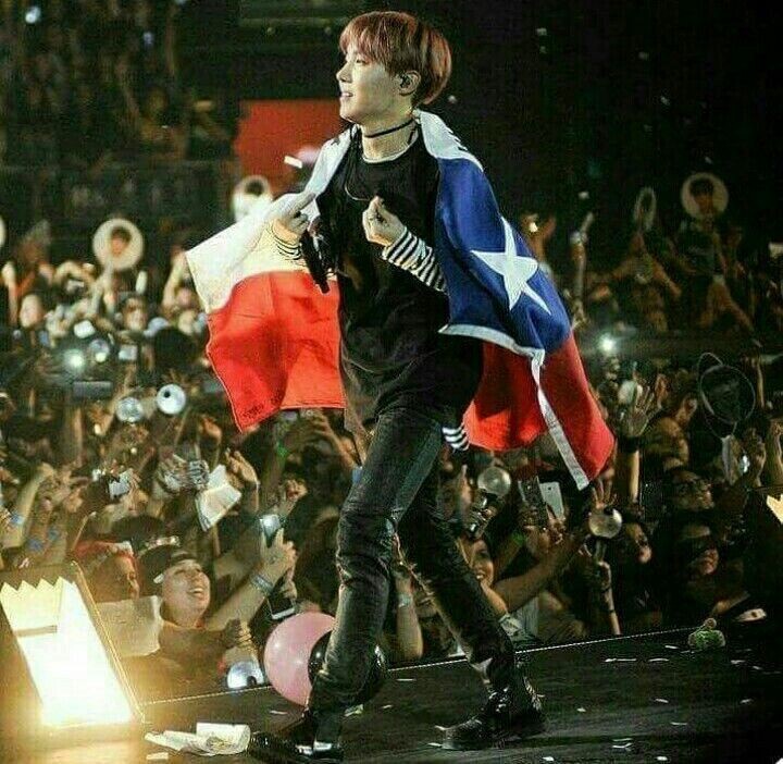 soul_at_night's tweet photo. :( bueno justamente el año Que ellos vinieron a Chile recién los estaba conociendo :( porfa vengan 
#BTSEnChile2022 https://t.co/UoqXvcENXP