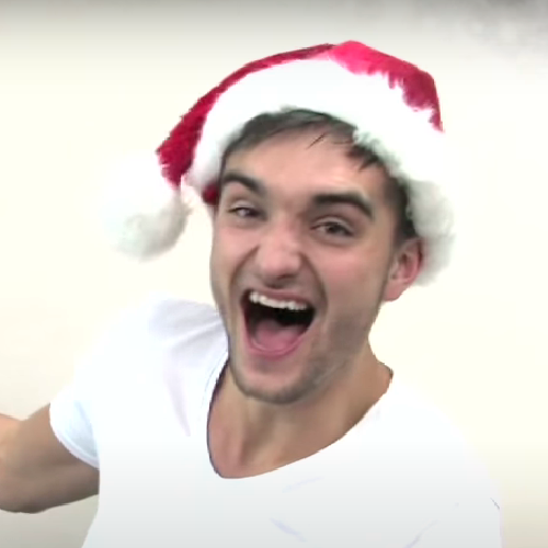 twantedicons's tweet photo. icons: @TomParker e @MaxGeorge - Christmas 
créditos: @mcguinesssx https://t.co/Mj3K8KZeXF
