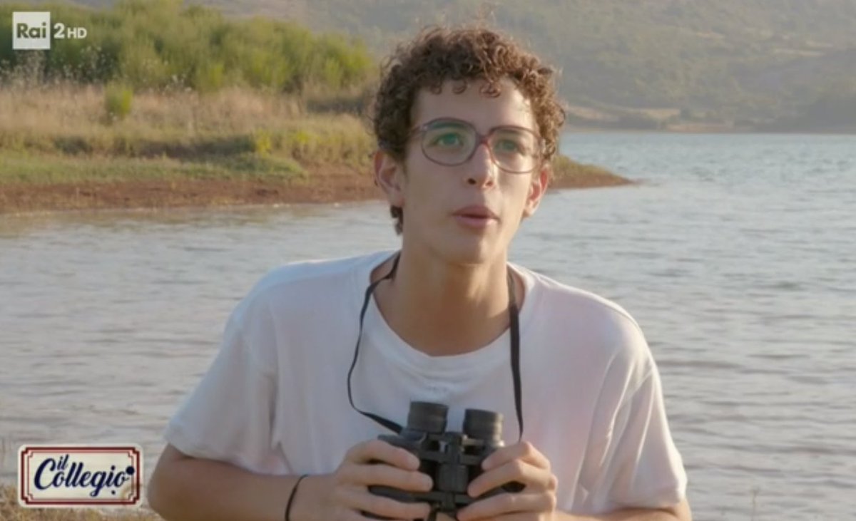 ChillPopcorn's tweet photo. "Vedo, vedo, uccelli dappertutto"
Un po' me quando bazzico su Grindr 
#IlCollegio6 #IlCollegio https://t.co/TVsFeSNyen