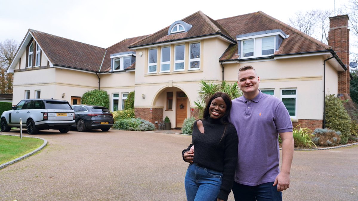 We finally BOUGHT our very own DREAM HOME 😍

We completed today on our 3 million pound early Christmas present to ourselves and now it is officially ours! 🏡

Out of all the properties we have bought over the years, this definitely gave us the best feeling 🙌🏼

#dreamhome