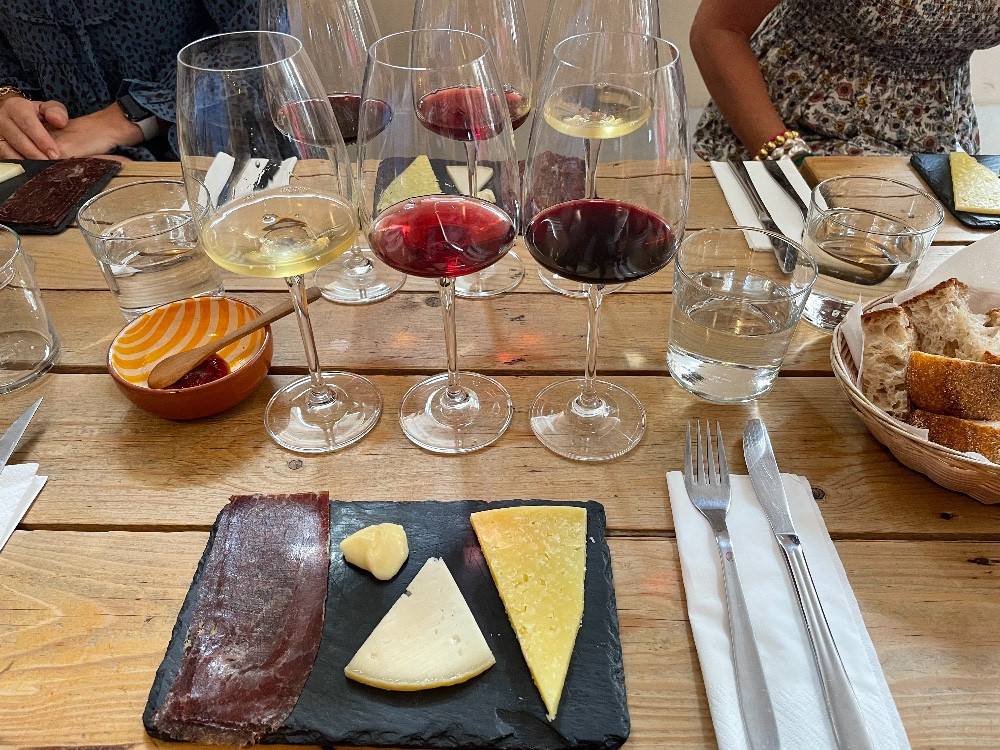 VIKTORIncentive's tweet photo. Foodies love Portugal... and so did our incentive trip participants! This excellent destination offers easy international access, a mild climate, and a fascinating historical heritage. #safetravel https://t.co/oPslaVhubu