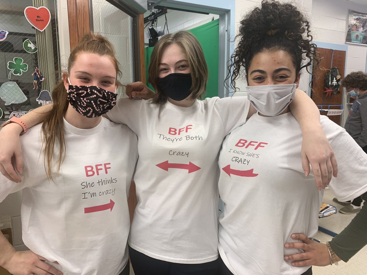 OcvtsMultimedia's tweet photo. Today we learned how to produce tshirts but these students demonstrated making friends may be more significant @OCVTS https://t.co/esxmPqy3Dz