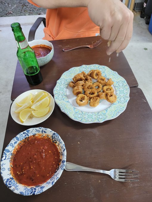 Behold...home cooked food... yum 😋 https://t.co/QrhTYSf6cT