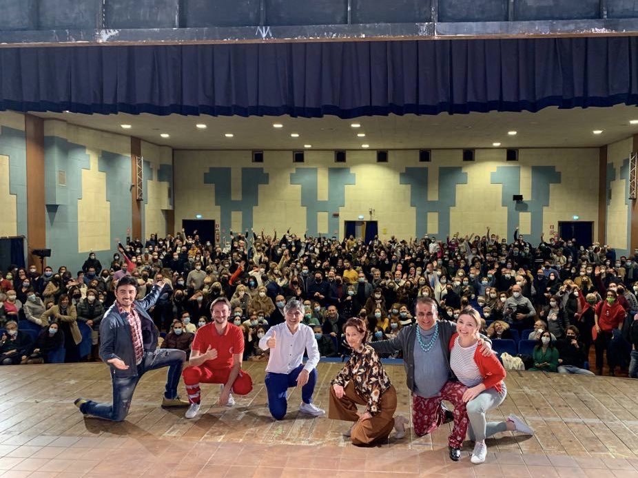 Saluto i cari amici venuti stasera alla prima del Teatro S. Alfonso Maria de Liguori di Pagani!❤️
#napoletanoefammenapizza #soldout #tournè #pagani