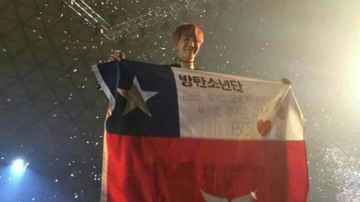 vhormazabalegm1's tweet photo. Necesitoooooo que esté hashtag se haga realidad 🥺😭 VAMOOOSSSS 🇨🇱🇨🇱🇨🇱🇨🇱  #BTSEnChile2022 https://t.co/8lD4nj0DNK