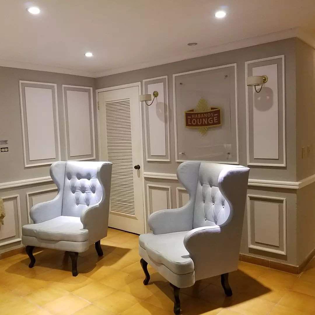 HNCuba's tweet photo. Nuevo| Elegante, renovado,  ventilado y reluciente el recién terminado 👉 #CigarBar en el #HotelNacionaldeCuba 🇨🇺 
#tabaco #ron #bar #Cigar https://t.co/NWh5FPrpiF