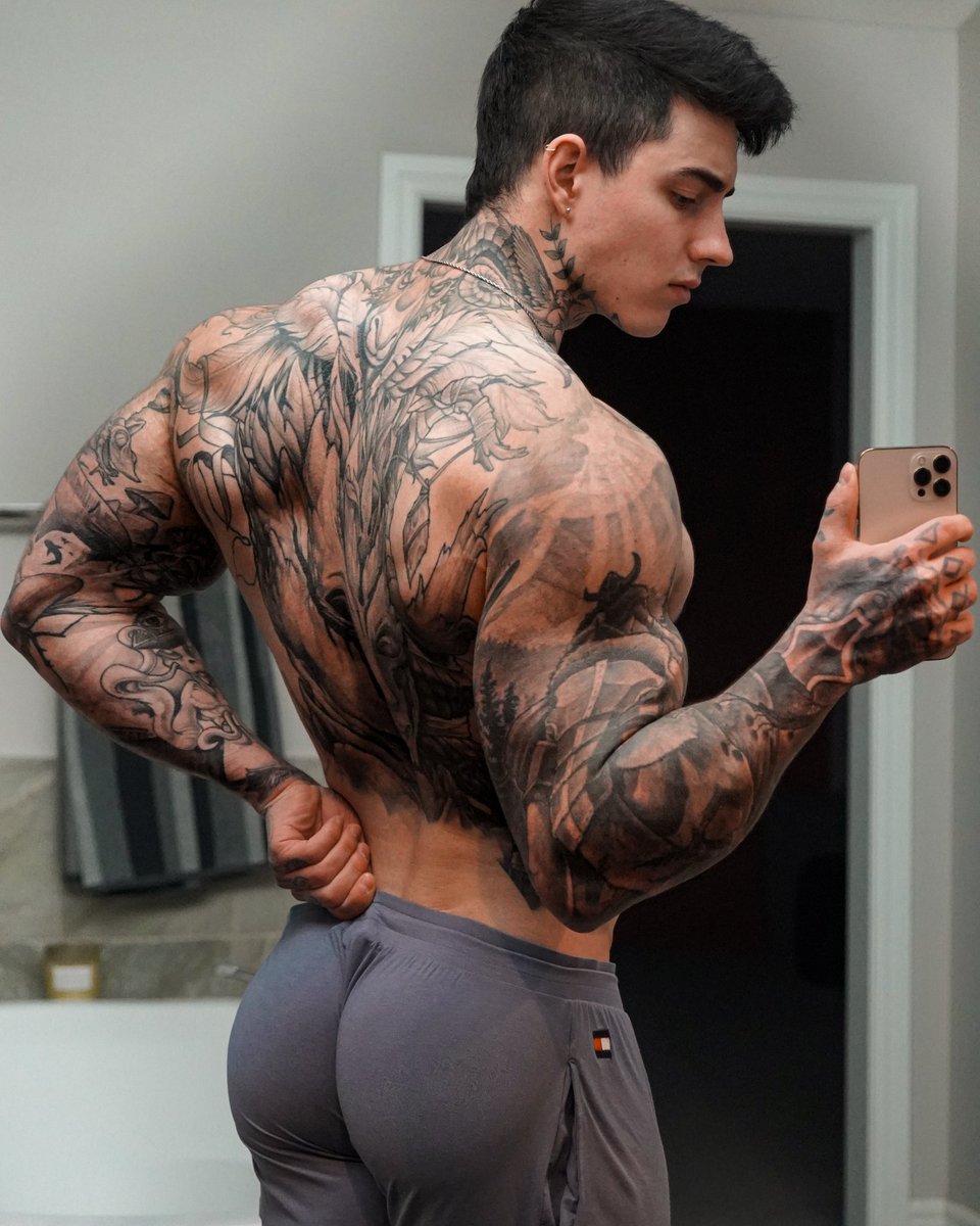 jakipz's tweet photo. Do these make my ass look fat 🤨?

My Secret Stuff 🔞👇 
https://t.co/WQmjRY7Lyp
https://t.co/PxXI5hPtAu https://t.co/6DeDK2dvza