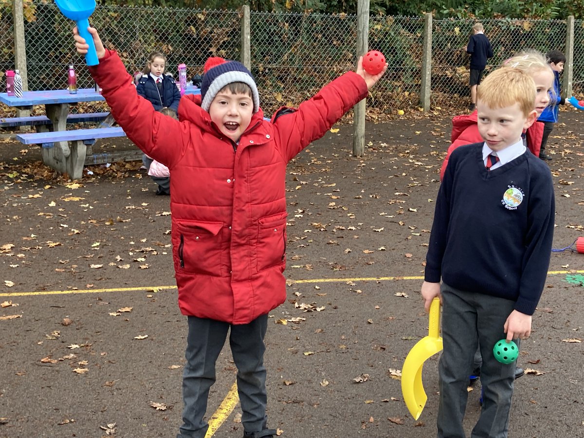 sonningprimary's tweet photo. Our proud play leaders, have been working closely with the lunch staff to implement the new playground activity zones as requested. #PupilVoice #LunchtimeFuntime #SchoolValues https://t.co/3zqIgmGOcc