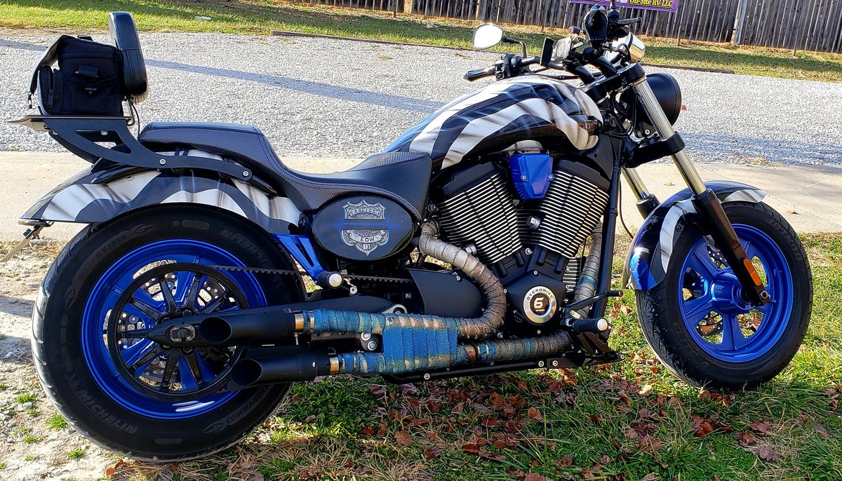 jbootsaz's tweet photo. My beautiful bike! It was above 50ยฐ so we took her for a ride today! #Rydin https://t.co/1eHMVVEUEN