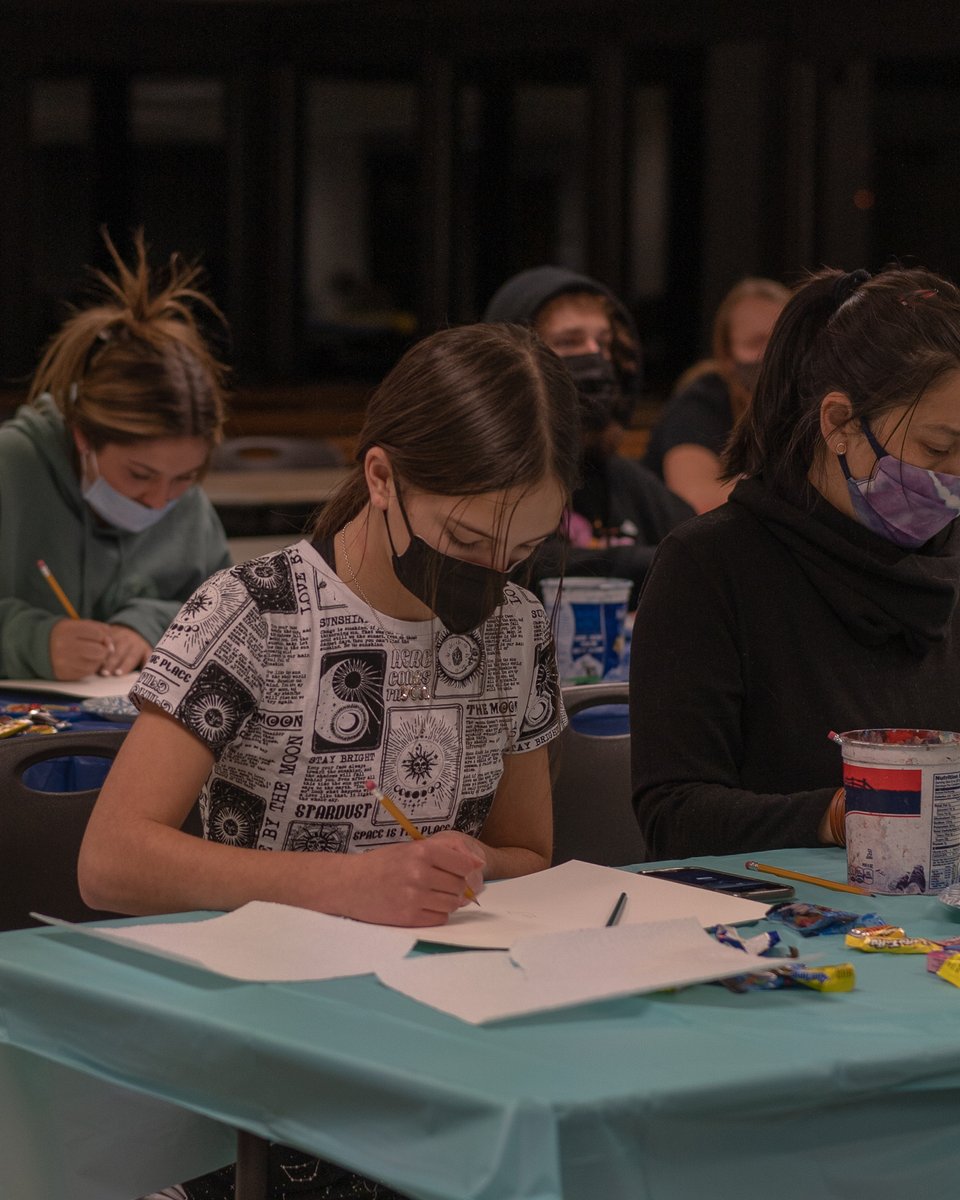 eoumountaineers's tweet photo. Art serves as a purpose. It can be used as a way to bring awareness. Honoring the last day of Native American Heritage Month. 🎨 #nativeamericanheritage #oncampusstudents #EasternEdge #MountieEvent #PaintingwithPainters #Easternway #MountieAwareness #EOUsupport #RuralUniversity https://t.co/MFyFw8G69x