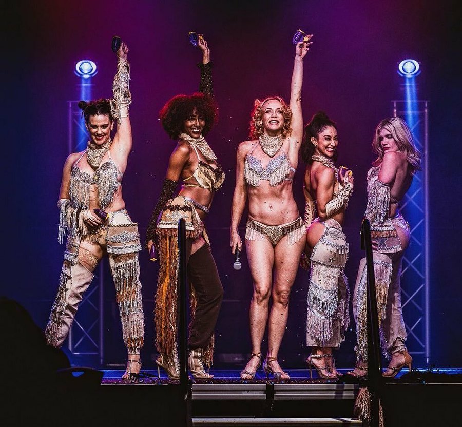 TonyaKayFan10's tweet photo. @tonyakay It's GREAT to see all of you back!!! #burlesque #host #MC #dance #tour #TonyaKay #TheLalas #HollywoodCasino https://t.co/61tzkfQwOY