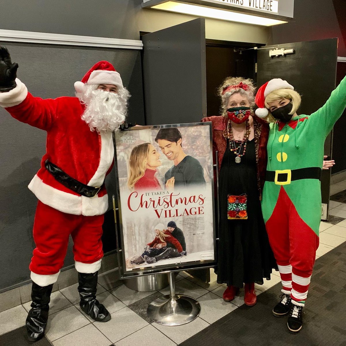 A_Chris_G_Film's tweet photo. A massive thank you to Landmark Cinemas Canada, Super Channel Heart &amp; Home and Vortex Productions for an incredible theatrical release of ‘IT TAKES A CHRISTMAS VILLAGE’ 🎄#producer #SantaClaus #ittakesachristmasvillage https://t.co/HICvWK1D7B