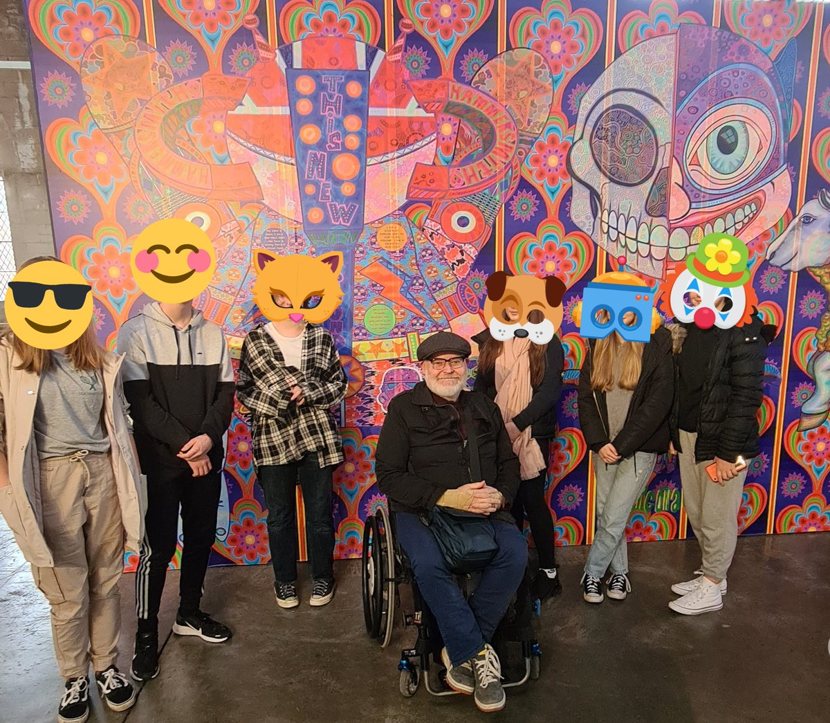 Teach_ArtDesign's tweet photo. @marcrowland73 @MrsSpalding @natalieperera1 I'm about to make you smile 😃
My recently funded #schooltrip to @2021VisualArts to view @JASONWILSHERMIL latest exhibition was a great success for PP pupils....this postcard was sent to me by one who never set foot out of their local town! #changinglives https://t.co/MjT86RHM7L