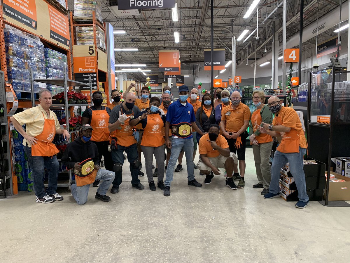 tammy_latorre's tweet photo. 218 Very Proud to be Holding two District Belts , D25 Gift center and # 1 Performing Store. Let’s keep this going 218. @XiomaraAponte15 @JeanSyl02707774 @ShainaBoggan @anandsingh1210 https://t.co/VFvL9y9TBH