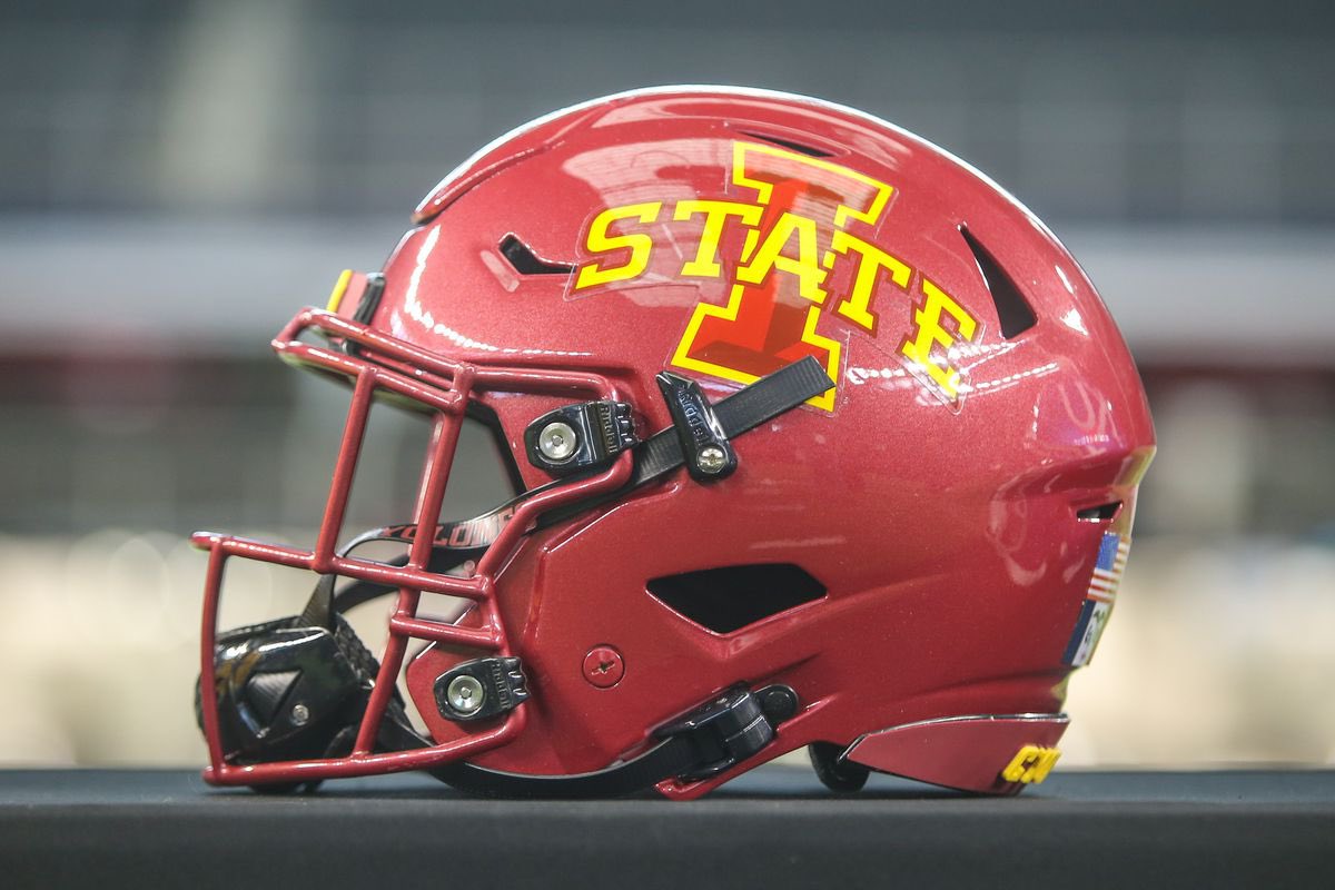 isaiahrgc's tweet photo. Beyond blessed to say that I’ve received a scholarship offer from Iowa State! Thank you @CoachNateISU 🙏🏽 @CycloneFB https://t.co/9L7d1WLE15