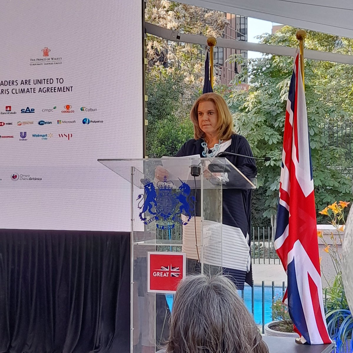 🔴En la residencia de la embajada @UKinChile,  @clg_chile realiza su encuentro anual 2021 con Ministros @acouvecorrea y @JCJobet; la presidenta de la COP25 @CarolaSchmidtZ y el champion @gmunozabogabir . Se destaca acción de #ActoresNoEstatales en la #accionclimatica.