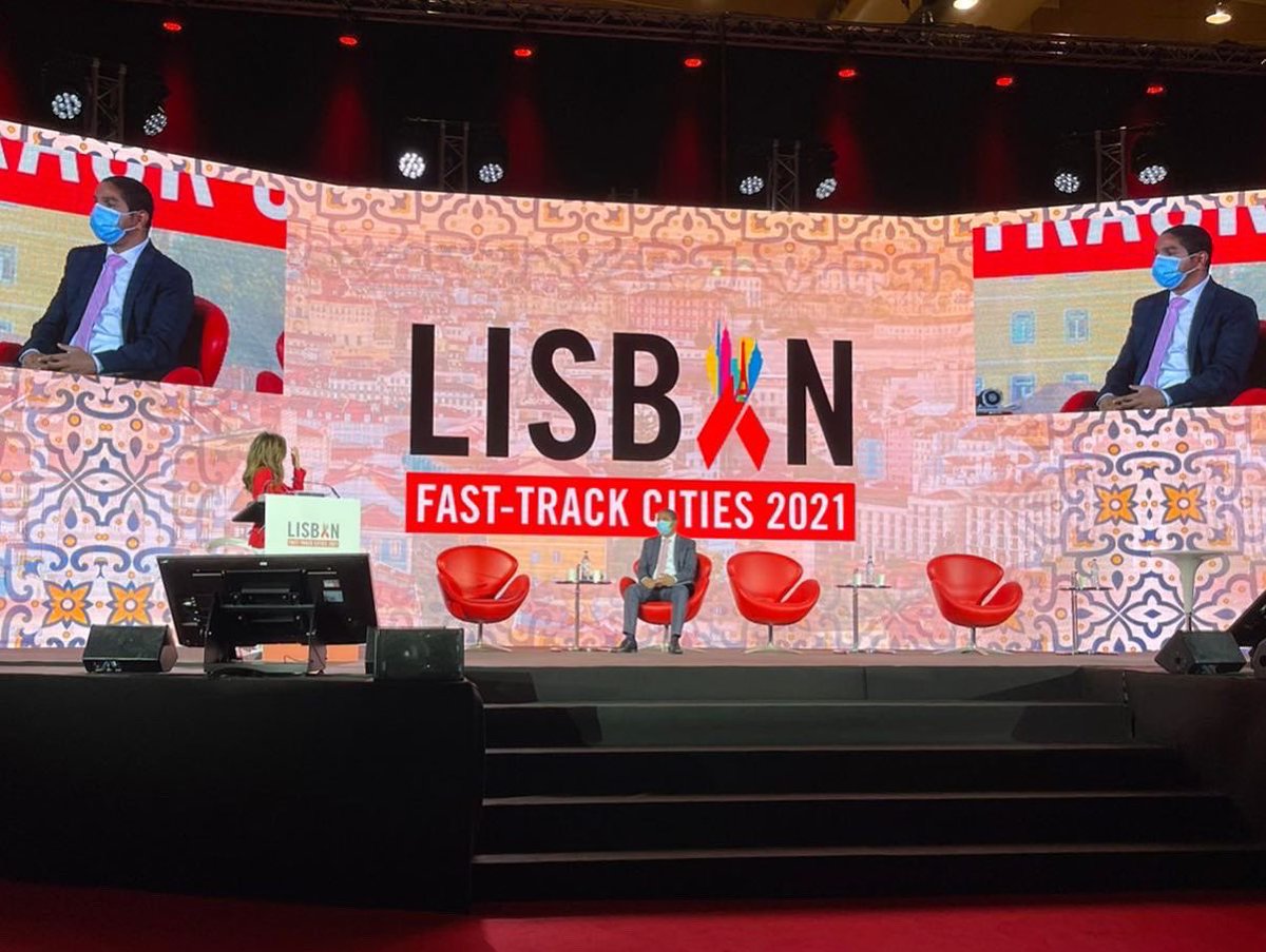 kgninred's tweet photo. In October, @mayorwilliamsja presented at the IAPAC #FastTrackCities2021 Summit in Lisbon on the High-Level Panel speaking on “Humanism in Public Policy: Addressing the Intersection of Injection Drug Use, HIV and HCV”.
#WorldAIDSDay2021 #KgnInRed #EndHIV https://t.co/W0n1StGDL7