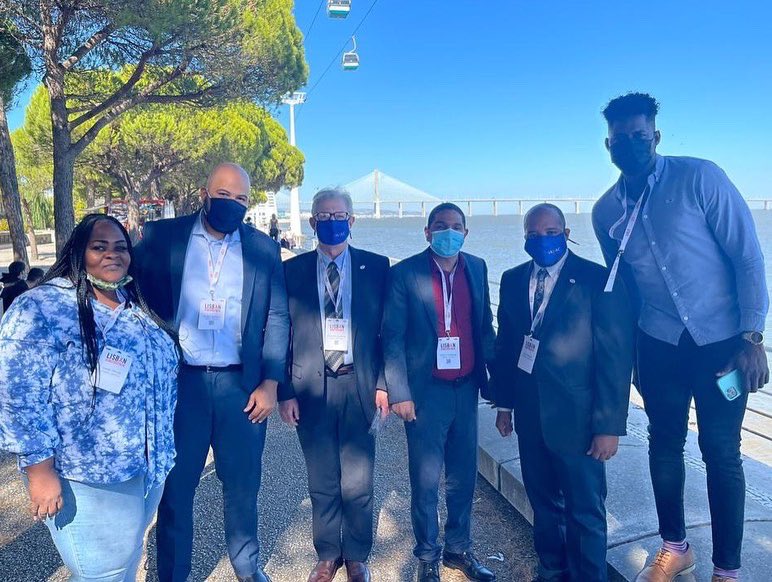 kgninred's tweet photo. In October, @mayorwilliamsja presented at the IAPAC #FastTrackCities2021 Summit in Lisbon on the High-Level Panel speaking on “Humanism in Public Policy: Addressing the Intersection of Injection Drug Use, HIV and HCV”.
#WorldAIDSDay2021 #KgnInRed #EndHIV https://t.co/W0n1StGDL7