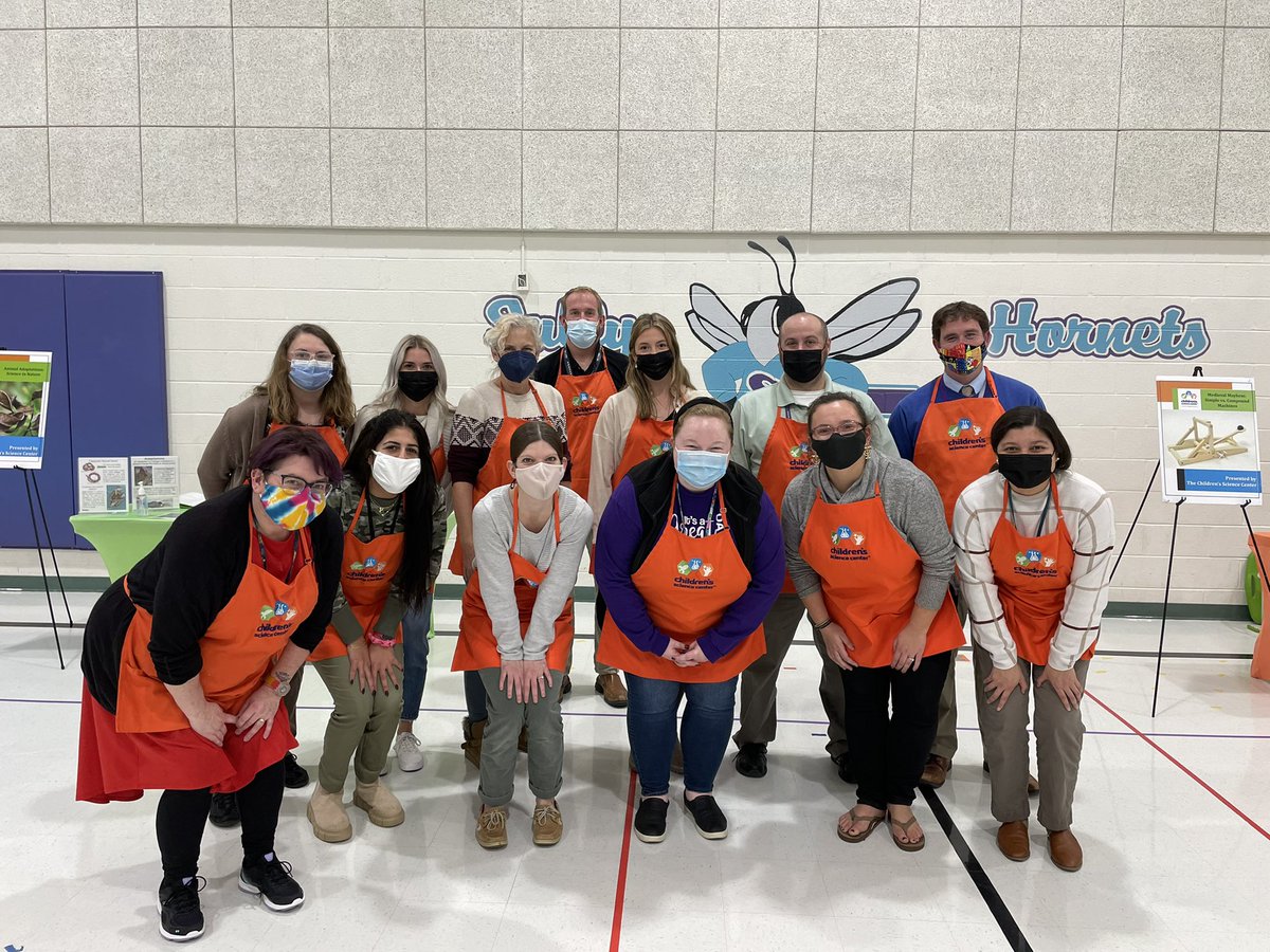 <a href="/SullyES_LCPS/">Sully ES</a> staff is ready for Family Science Night! Thanks to <a href="/ChildSci/">ChildrensSciCenter</a> for bringing 1️⃣2️⃣ activities to engage students of all grade levels!