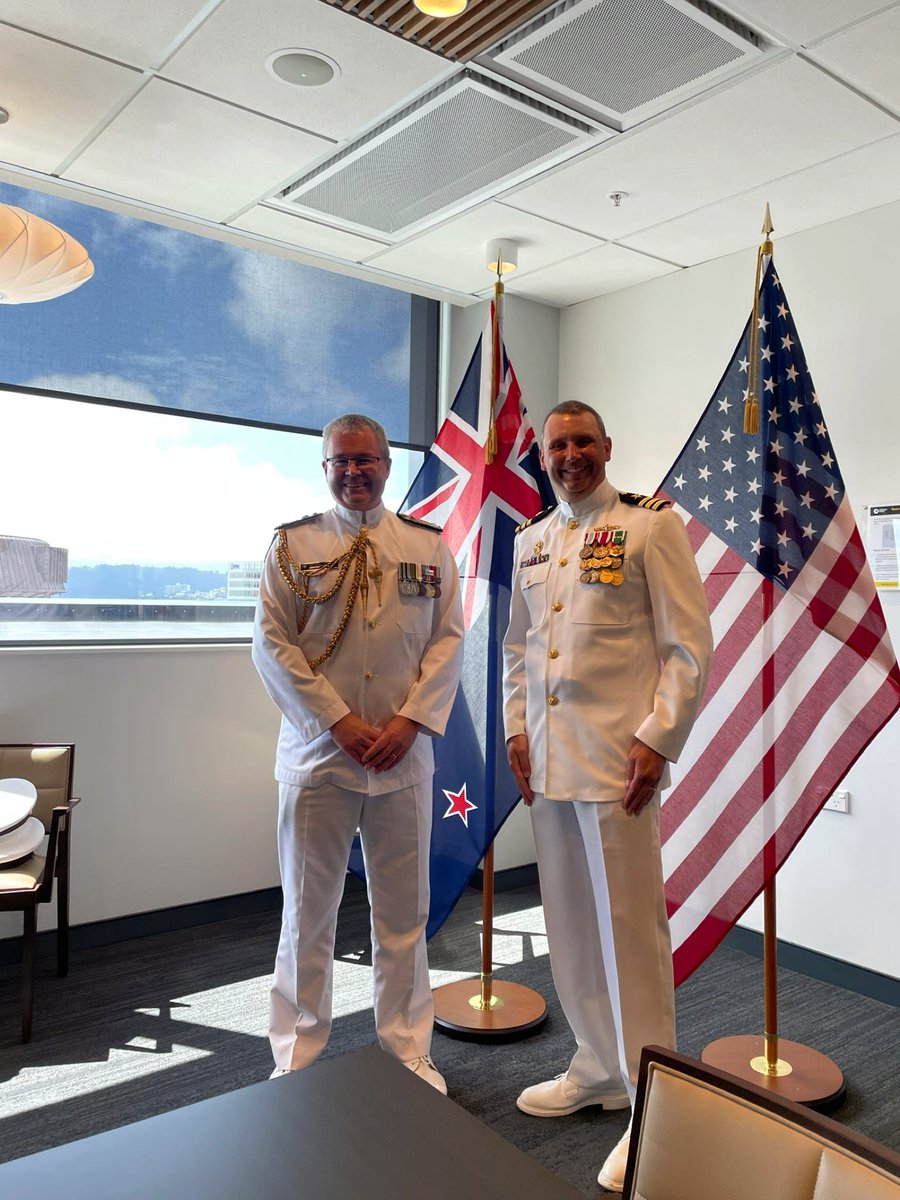 Chief of Navy NZ (@yoursaye_nz) on Twitter photo It was great to have USS HOWARD in Wellington over the last week! Really enjoyed my meeting with The CO, Commander Travis Montplaisir and his crew. Fair winds and following seas! <a href="/usembassynz/">US Embassy NZ 🇺🇸🇳🇿</a> #rnzn #USNavy It was great to have USS HOWARD in Wellington over the last week! Really enjoyed my meeting with The CO, Commander Travis Montplaisir and his crew. Fair winds and following seas! <a href="/usembassynz/">US Embassy NZ 🇺🇸🇳🇿</a> #rnzn #USNavy