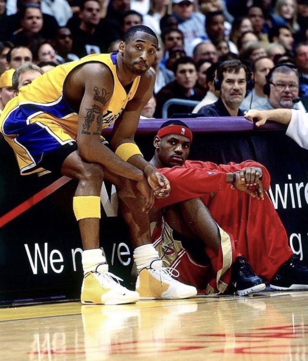 Hoopss's tweet photo. Kobe x LeBron checking in 🔥 https://t.co/sL7x7jwh1G