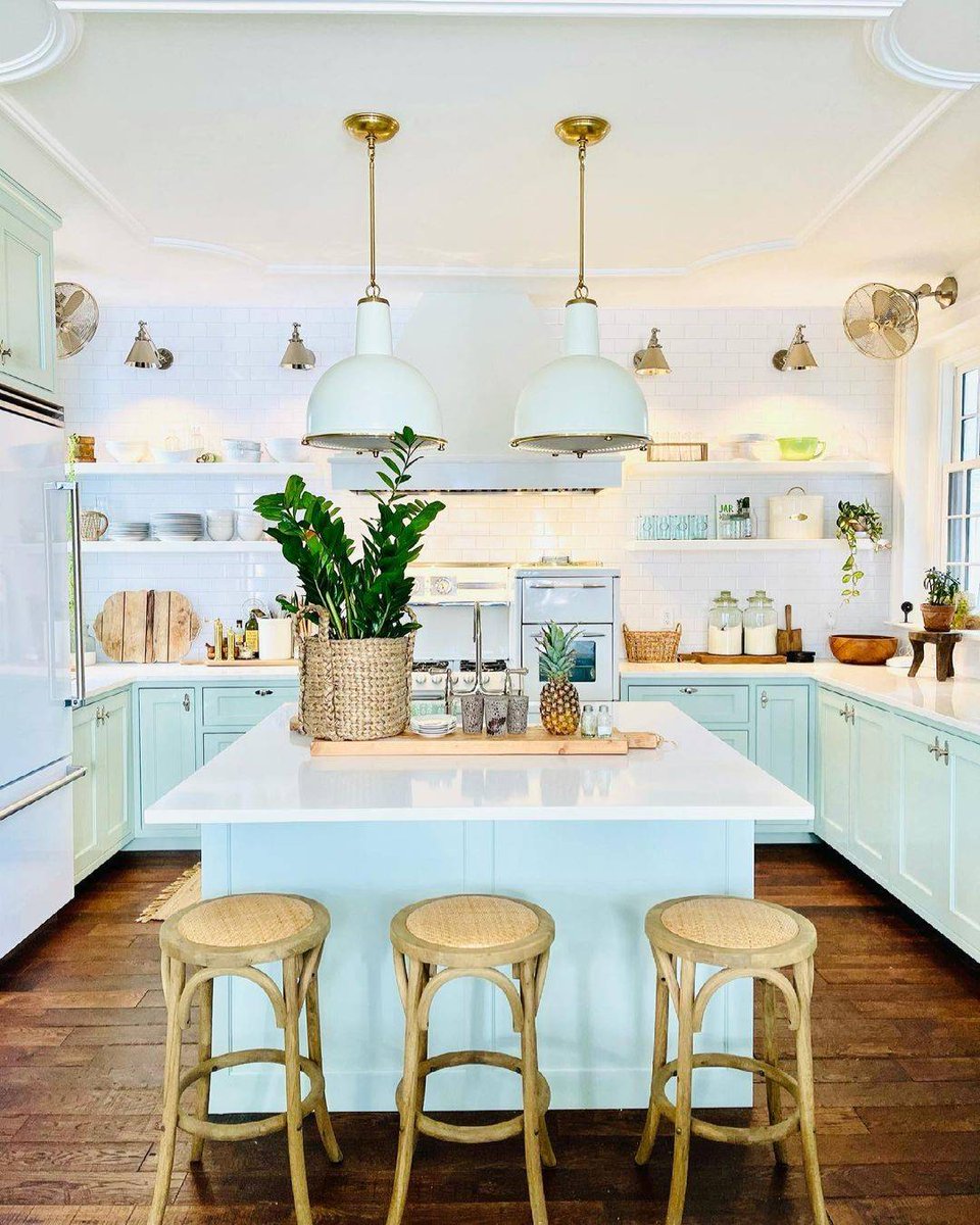 See where mint green would look best in your kitchen. #homedesign #interiorinspo  cpix.me/a/134804808