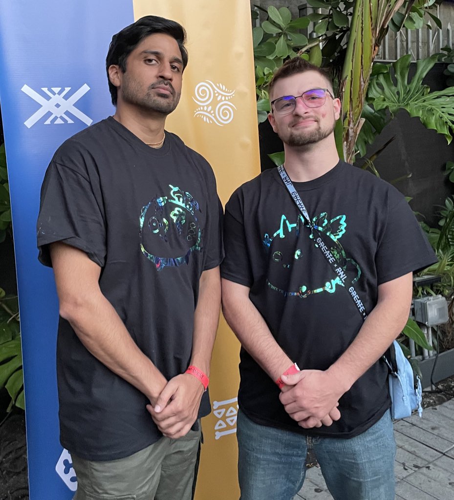 akhljndl's tweet photo. Imagine not buying bugs before season 19 https://t.co/SRfOIuFCZw