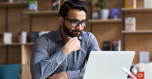 v_tlevin's tweet photo. With the LinkedIn Learning integration, Oracle Learning empowers employees to develop their careers in more meaningful ways and helps #HR leaders build a team of engaged and happy workers. Read all about it. @OracleCloudHCM https://t.co/fKTm01roof https://t.co/VRQSeAf2rG
