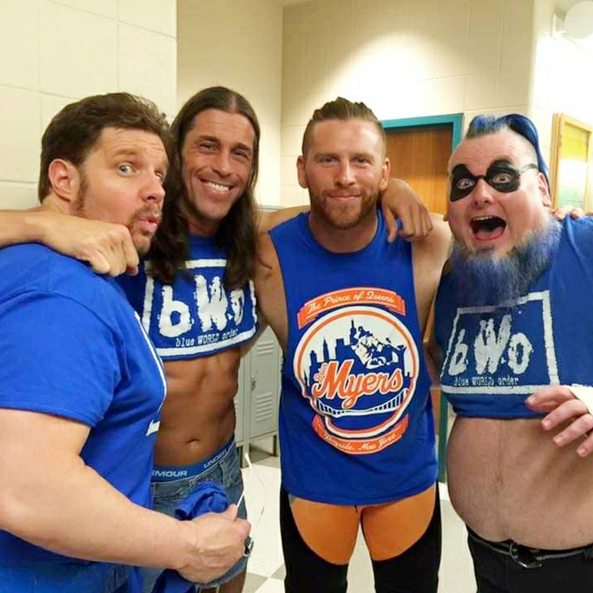 MajorWFPod's tweet photo. Always look on the 𝘣𝘭𝘶𝘦 side.
Listen to #ExtremeConversations Season 1 tonight at midnight wherever you get your podcasts!
#ECW @MajorPodNetwork @Myers_Wrestling @BlueMeanieBWO @bWoStevie https://t.co/BFreE4BqAM
