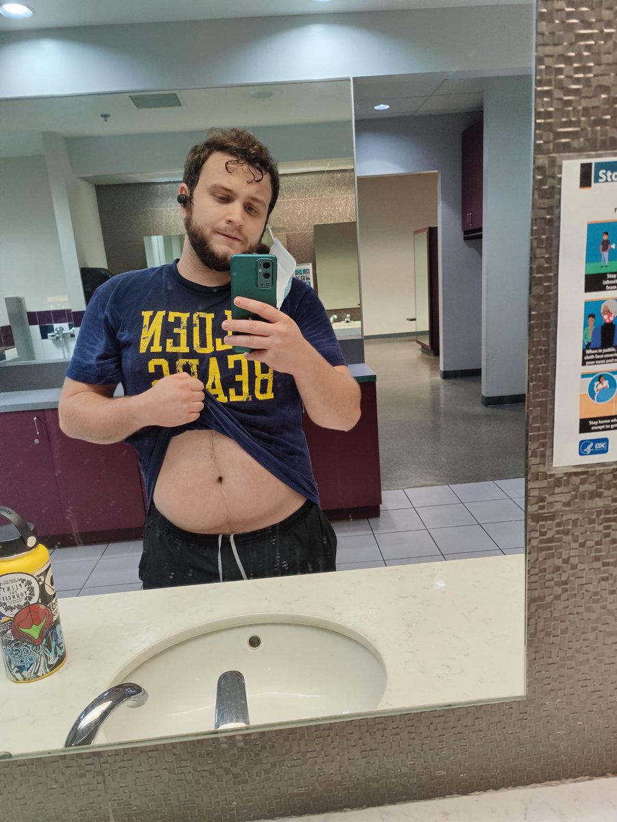 ursarobo's tweet photo. @GingerBearBulk Sweaty tum https://t.co/mVTsU2svlo