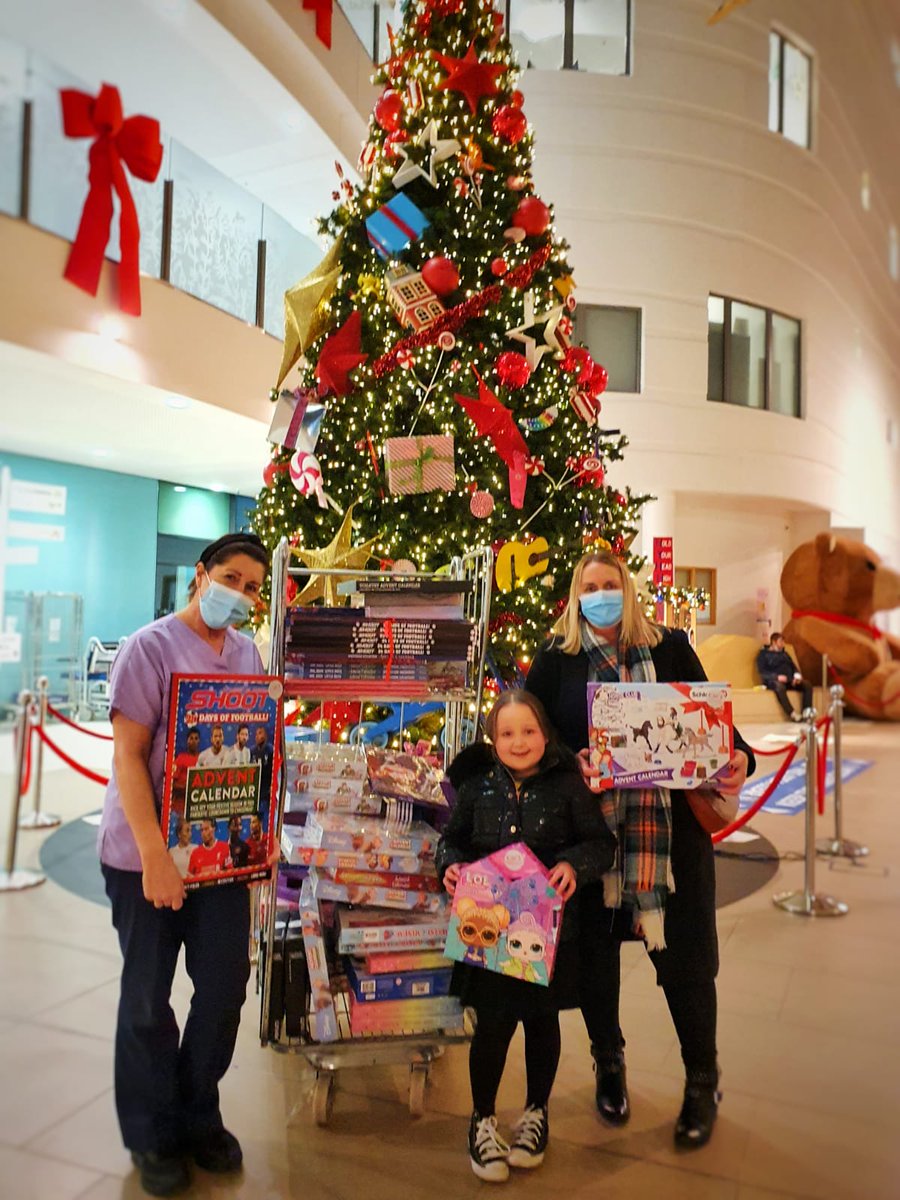 forAvaFriends's tweet photo. Two hospitals, two nights, 150 calendars! We really hope the young patients @Ward_3B @AlderHey &amp; @RMCH_BMTU @RMCHosp have a fab time in the run up to christmas with their activity #AdventCalendar
Big thanks for all your donations!🎄🎅
https://t.co/ByLpHHdVVg https://t.co/atcnCPSbDN